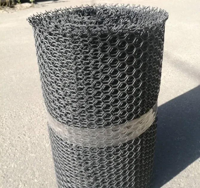 Сітка пластикова вольєрна чорна 20х20мм/2,20мм 1,00м/10,00м 4